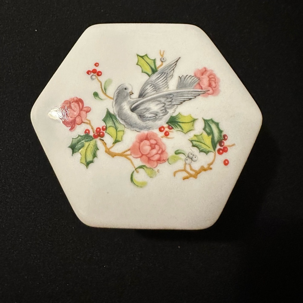 Vintage 1983 Avon Glass Jewelry Box